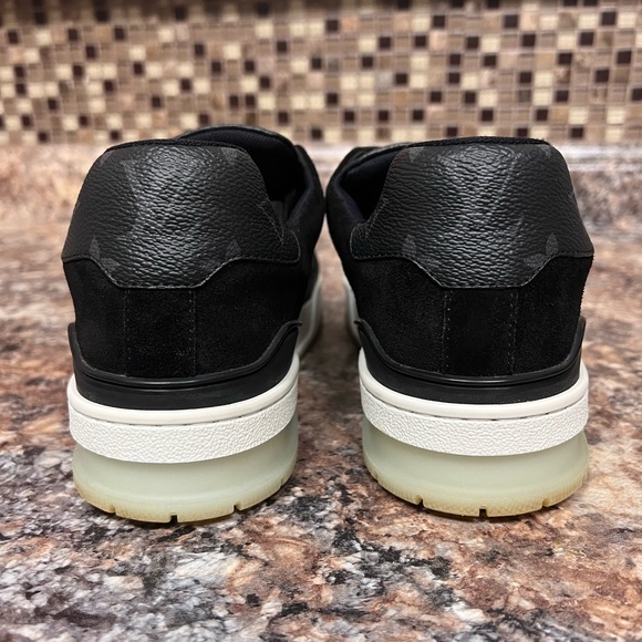 Louis Vuitton Trainer black monogram size 6LV or 7.5-8 US authentic LV white - Picture 7 of 9